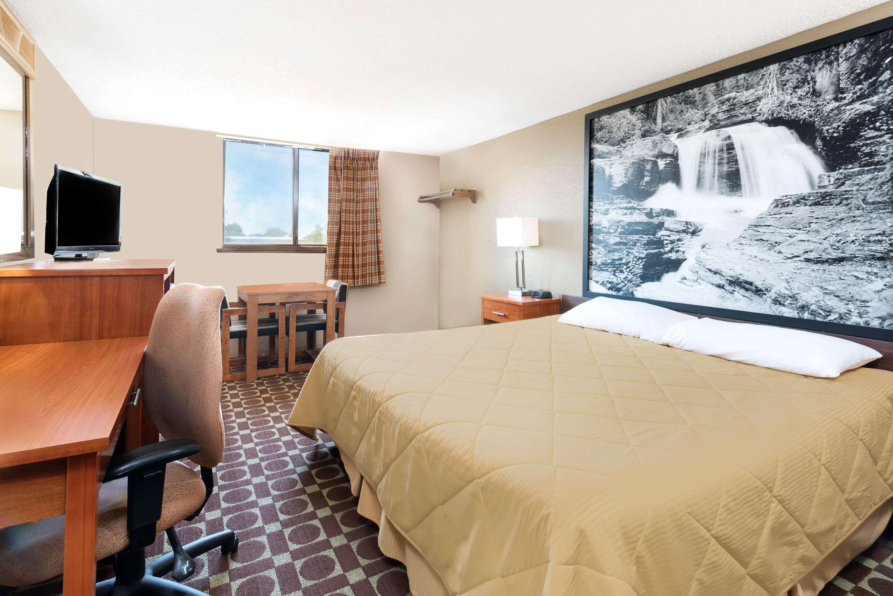 Super 8 By Wyndham Miles City Dış mekan fotoğraf
