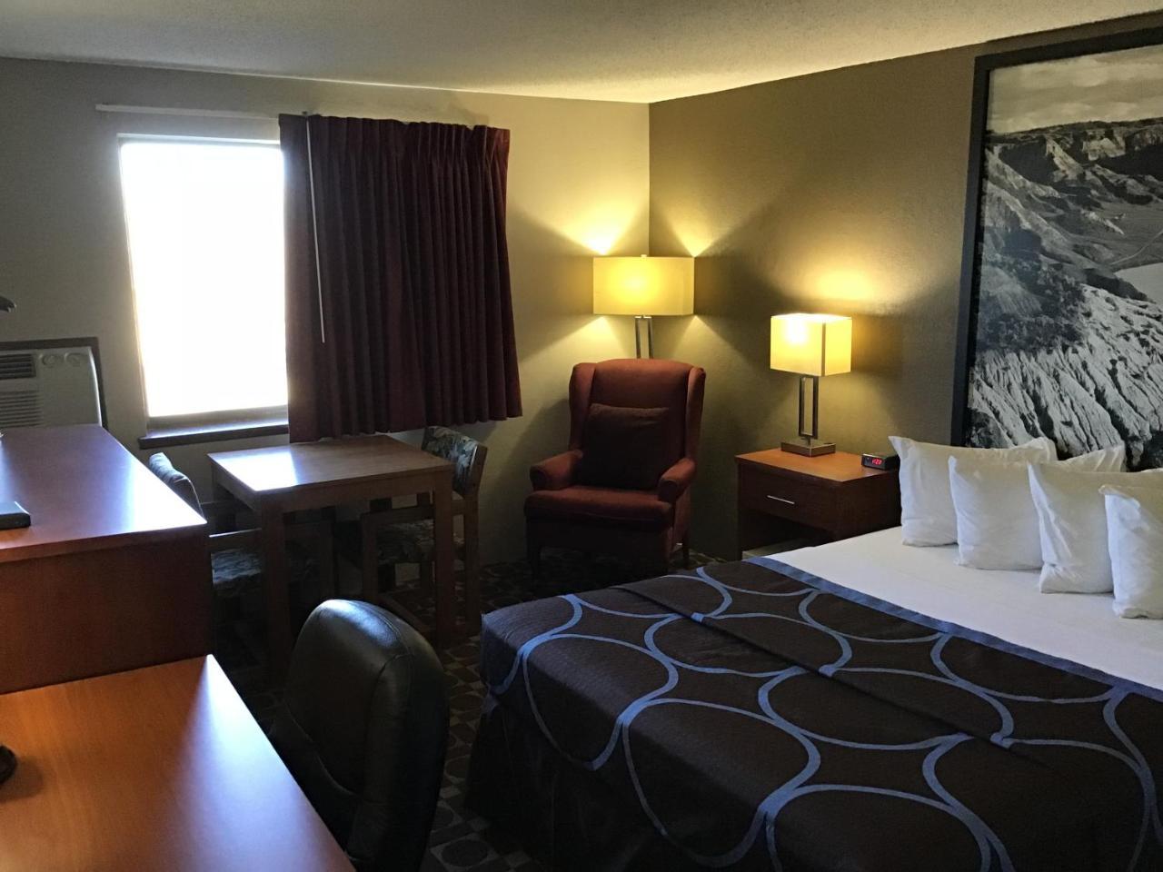 Super 8 By Wyndham Miles City Dış mekan fotoğraf