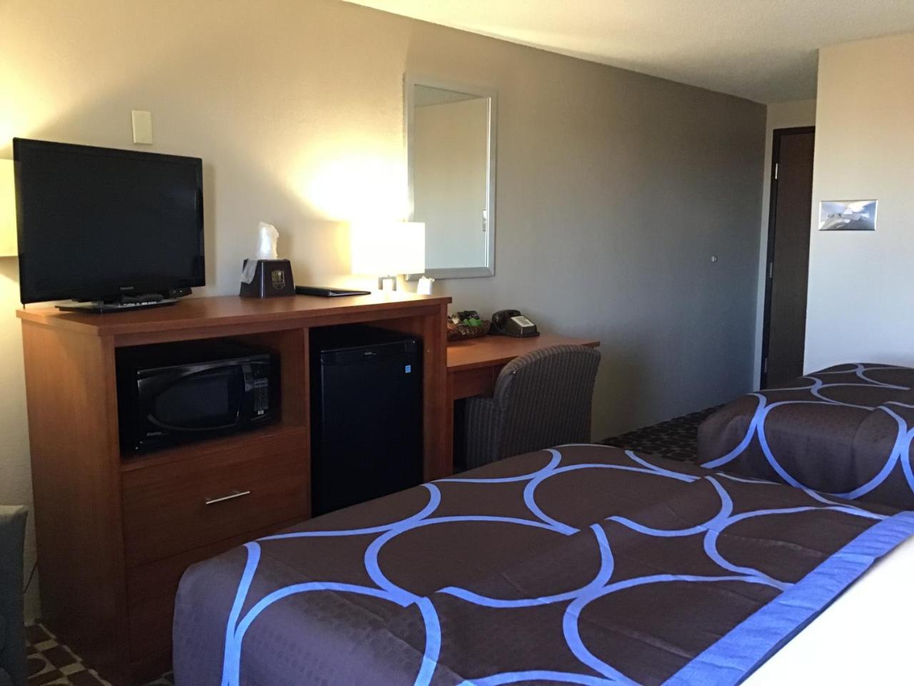 Super 8 By Wyndham Miles City Dış mekan fotoğraf